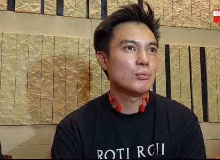 Ajarkan Berbagi Pada Anak Sejak Dini, Baim Wong Bagikan 1000 Roti Untuk Berbuka