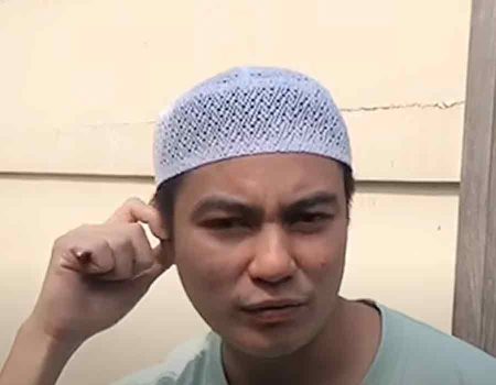 Tiba Dalam Pesawat, Ini Yang Membuat Baim Wong Batalkan Berangkat Haji