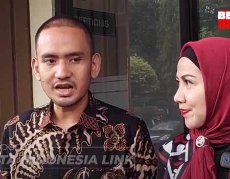 Datangi Pengadilan Agama Jakarta Selatan, Venna Melinda Kembalikan Barang-barang Milik Ferry Irawan