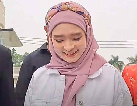 Hadiri Sidang Cerai, Inara Rusli Tampil Cantik Ala Korea